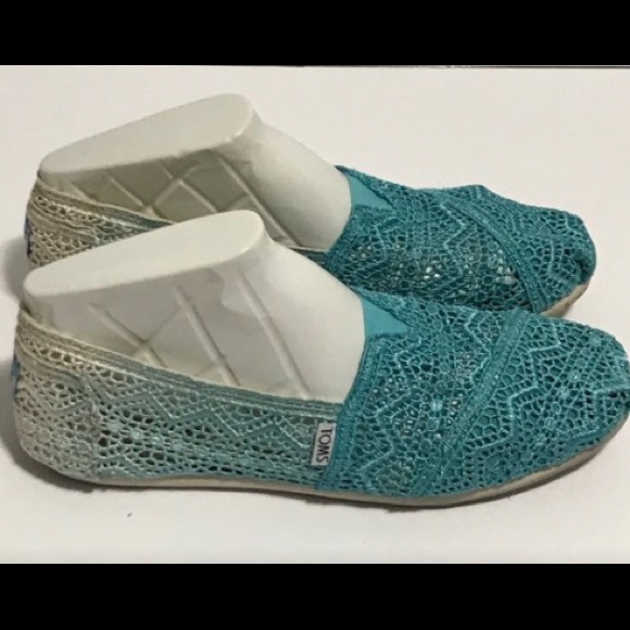 TOMS Moroccan Crochet Classic Slip-on Shoes - Picture 2 of 4